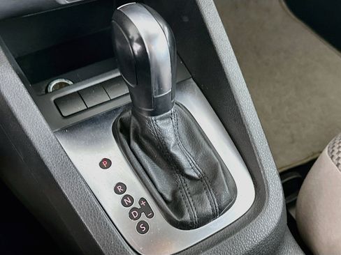 Used 2011 Volkswagen Jetta Sedan FWD image 23
