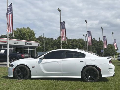 Used 2020 Dodge Charger Scat Pack RWD image 12