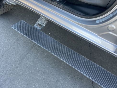 Used 2019 RAM 1500 Laramie AWD/4WD image 10