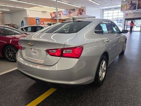 Used 2021 Chevrolet Malibu LS FWD image 5