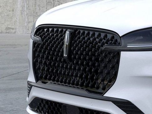 New 2026 Lincoln Aviator 2WD image 17