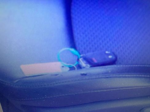 Used 2024 Jeep Compass Latitude image 10