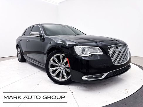 Used 2018 Chrysler 300 Limited image 1