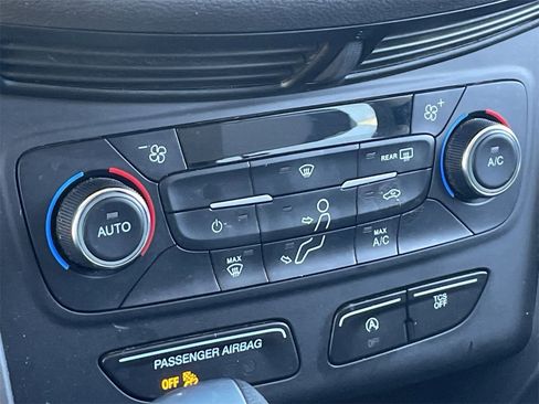 Used 2017 Ford Escape SE image 26