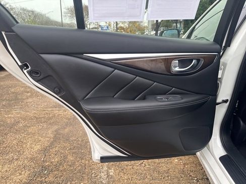 Used 2018 INFINITI Q50 Luxe w/ Essential Package (3.0T Luxe) image 16