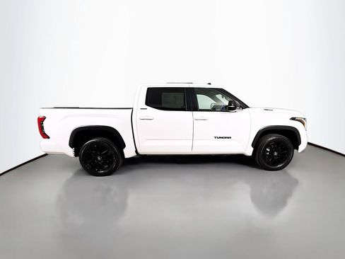 Used 2025 Toyota Tundra Limited AWD/4WD image 32