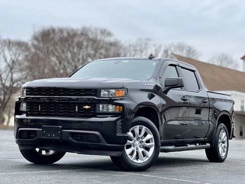 Used 2021 Chevrolet Silverado 1500 Custom image 1