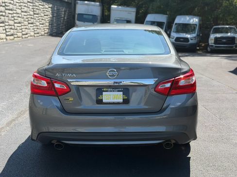 Used 2016 Nissan Altima 2.5 S w/ Power Driver Seat Package FWD image 7