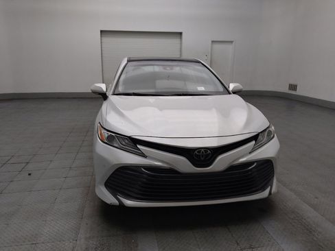 Used 2018 Toyota Camry XLE FWD image 14