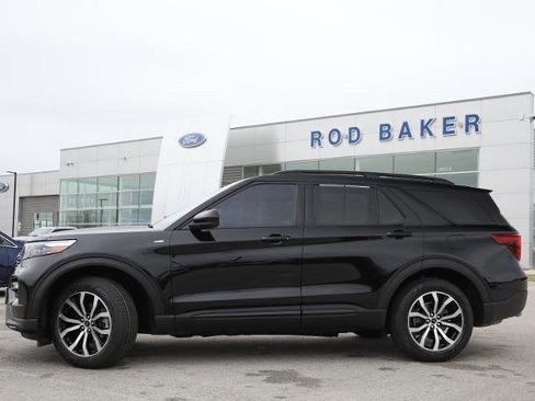 Certified 2022 Ford Explorer ST-Line w/ Class IV Trailer Tow Package AWD/4WD image 3