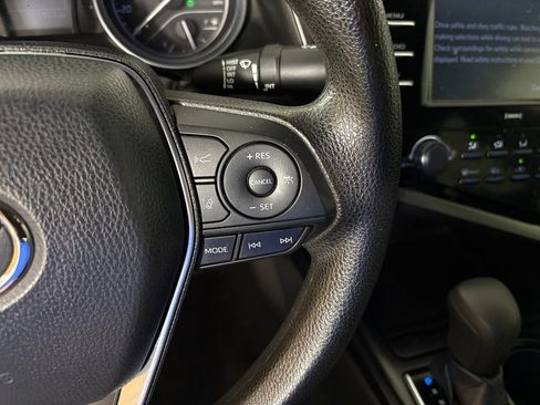 Used 2020 Toyota Camry LE w/ Convenience Package FWD image 19