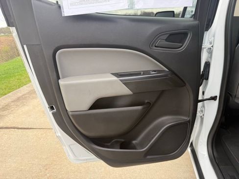 Used 2022 Chevrolet Colorado W/T RWD image 11