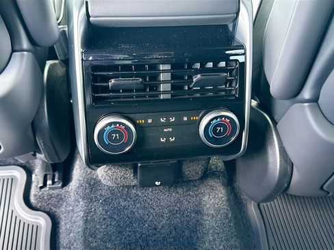 New 2026 Land Rover Range Rover Long Wheelbase SE AWD/4WD image 20