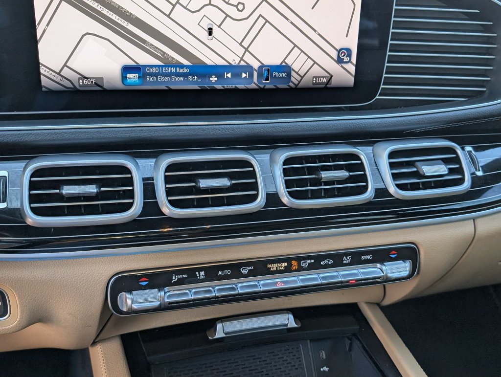 Used 2024 Mercedes-Benz GLS 450 4MATIC image 30