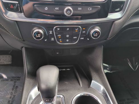 Used 2023 Chevrolet Traverse LT FWD image 18