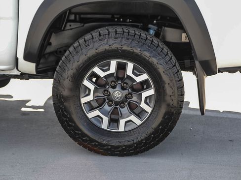 Certified 2023 Toyota Tacoma TRD Off-Road w/ TRD Premium Off Road Package image 12