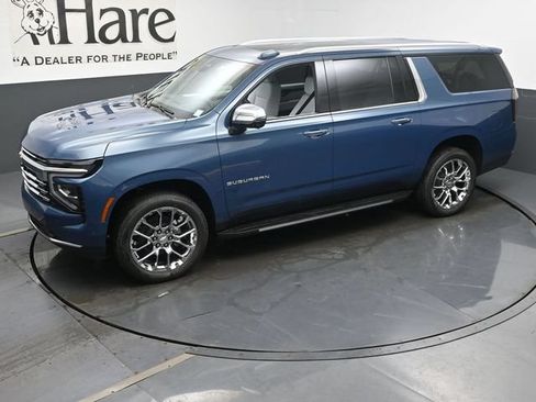 New 2026 Chevrolet Suburban Premier w/ Sun And Tow Package AWD/4WD image 23