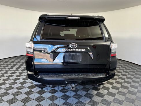 Used 2015 Toyota 4Runner SR5 AWD/4WD image 6