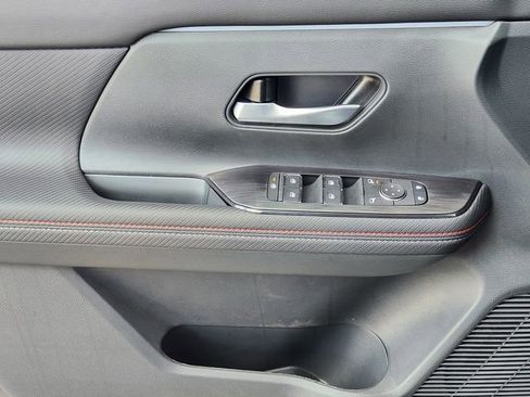 New 2025 Nissan Kicks SR image 17