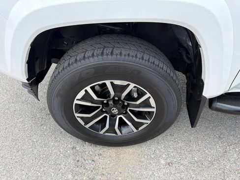 Used 2023 Toyota Tacoma TRD Sport AWD/4WD image 9