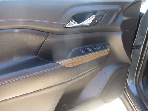 Used 2019 GMC Acadia SLE image 5