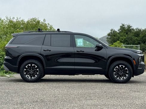 Used 2025 Chevrolet Traverse Z71 AWD/4WD image 3