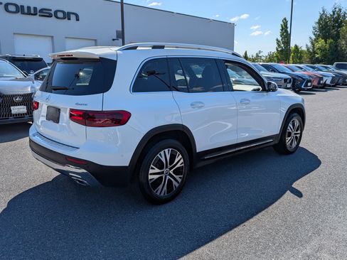 Used 2025 Mercedes-Benz GLB 250 4MATIC image 3