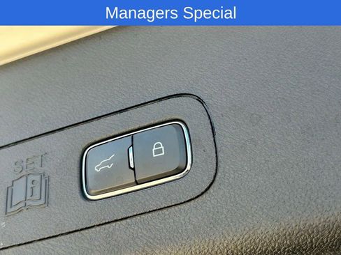 Used 2023 Lincoln Aviator Reserve AWD/4WD image 10