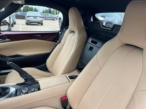 Used 2025 MAZDA MX-5 Miata RWD image 8
