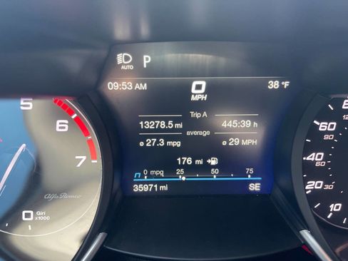 Used 2020 Alfa Romeo Giulia Ti image 15