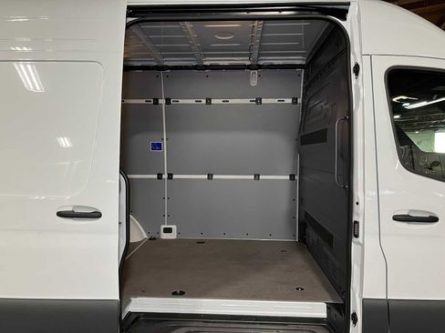 Used 2025 Mercedes-Benz Sprinter 2500 image 12