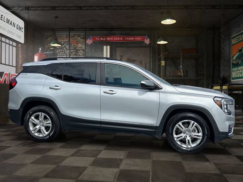Certified 2022 GMC Terrain SLE w/ Driver Convenience Package FWD image 4