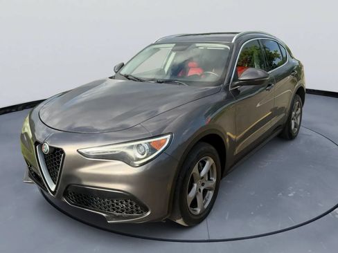 Used 2018 Alfa Romeo Stelvio AWD image 2