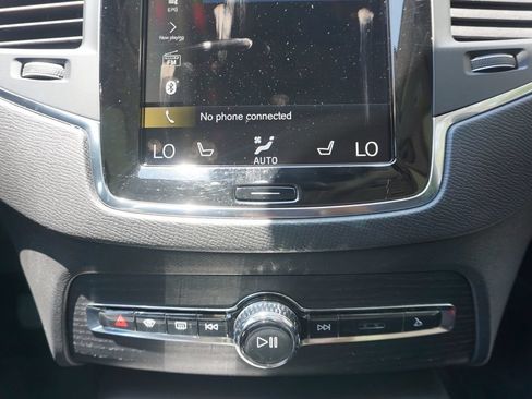 Used 2020 Volvo XC90 T6 Momentum AWD/4WD image 13