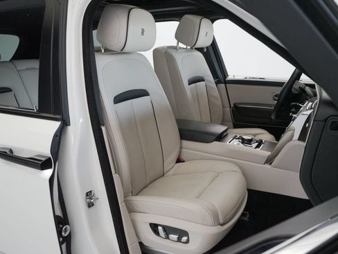 Used 2019 Rolls-Royce Cullinan AWD/4WD image 11