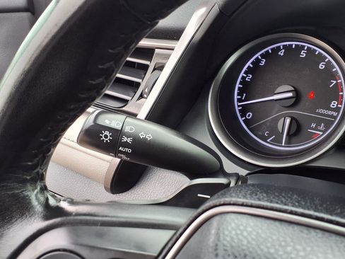 Used 2023 Toyota Camry SE image 13