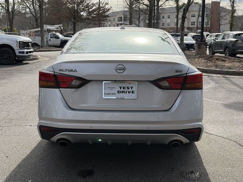 Used 2024 Nissan Altima 2.5 SV w/ SV Premium Package image 4
