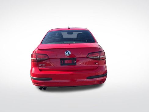 Used 2016 Volkswagen Jetta Sport image 4