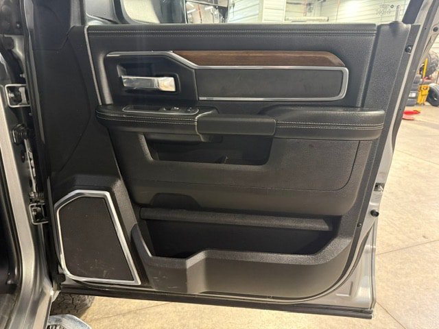 Used 2022 RAM 3500 Laramie AWD/4WD image 7