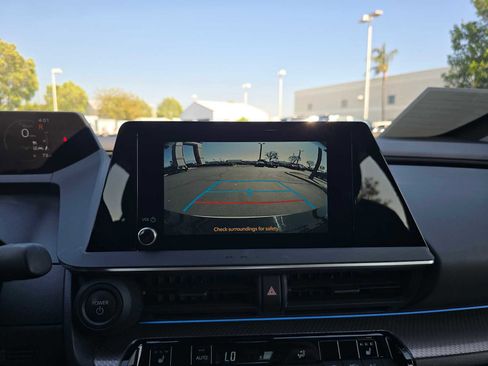 Used 2025 Toyota Prius XLE FWD image 28