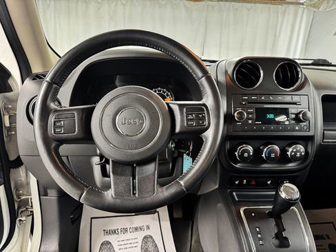 Used 2017 Jeep Patriot High Altitude FWD image 12