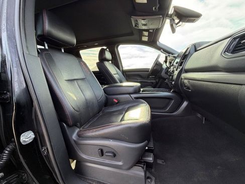 Used 2021 Nissan Titan PRO-4X w/ Pro-4x Convenience Package image 12