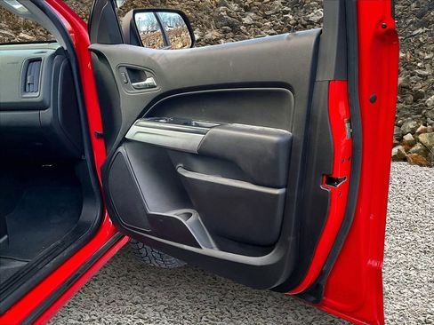 Used 2016 Chevrolet Colorado LT w/ LT Convenience Package image 21