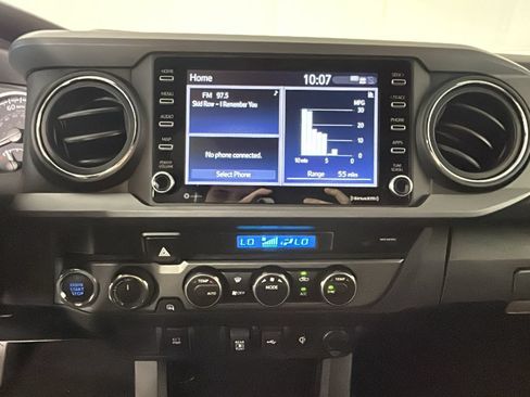 Used 2021 Toyota Tacoma TRD Off-Road AWD/4WD image 27