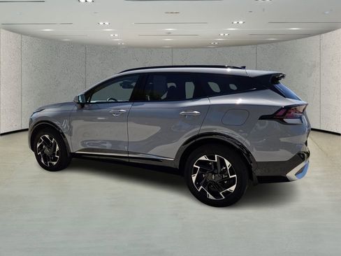 Used 2025 Kia Sportage SX image 5
