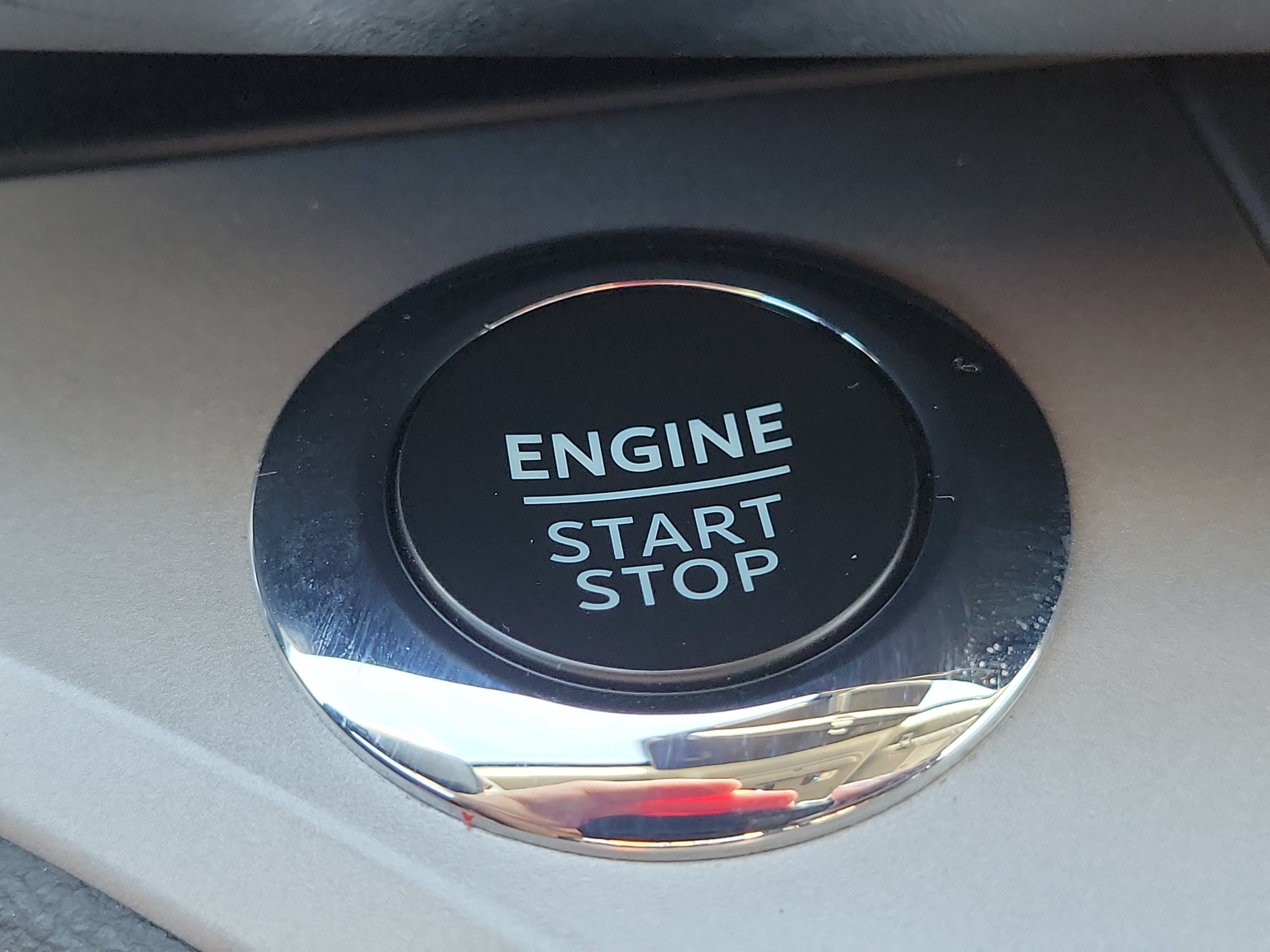 Used 2023 Ford Explorer XLT w/ Equipment Group 202A RWD image 23