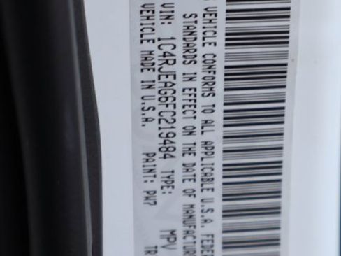 Used 2015 Jeep Grand Cherokee Altitude image 27