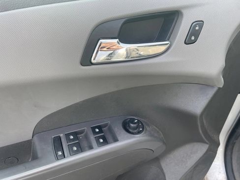 Used 2018 Chevrolet Sonic LT w/ Convenience Package FWD image 8