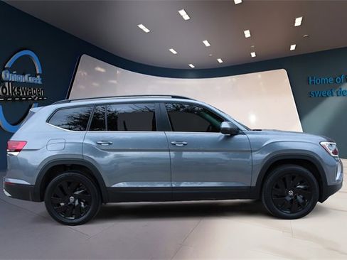 Certified 2025 Volkswagen Atlas SE image 4