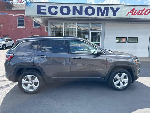 Used 2019 Jeep Compass Latitude w/ Popular Equipment Group AWD/4WD image 2